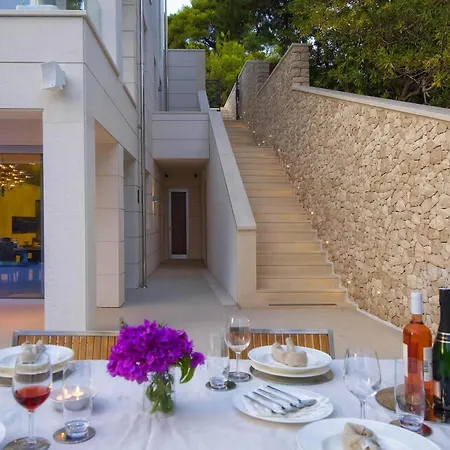 Stunning Brac 5 Bedrooms Selca Brac 5 Metres To The Private Swimming Pool Selca * Selca (Brac)
