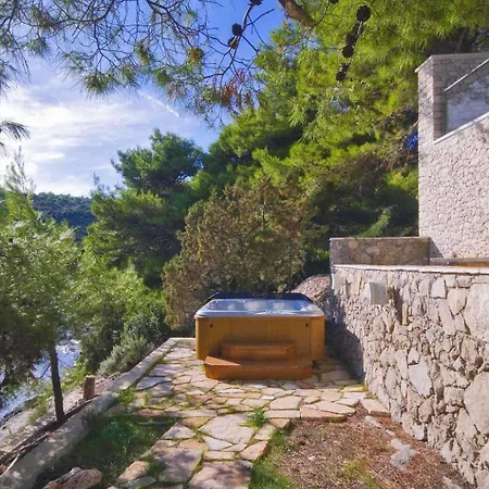 Stunning Brac 5 Bedrooms Brac 5 Metres To The Private Swimming Pool Willa