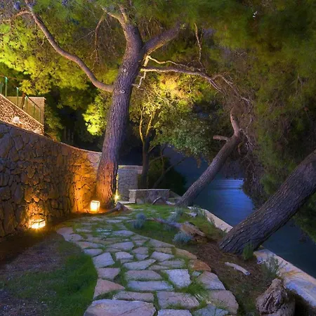 Stunning Brac 5 Bedrooms Brac 5 Metres To The Private Swimming Pool Willa