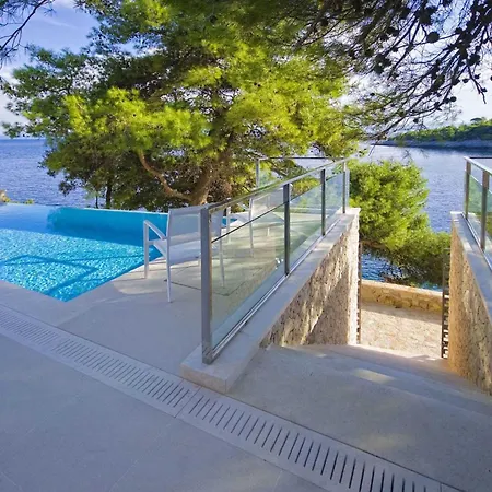 Villa Stunning Brac 5 Bedrooms Brac 5 Metres To The