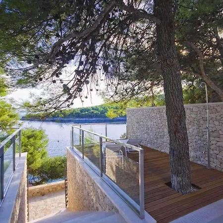 Stunning Brac 5 Bedrooms Brac 5 Metres To The Private Swimming Pool Willa