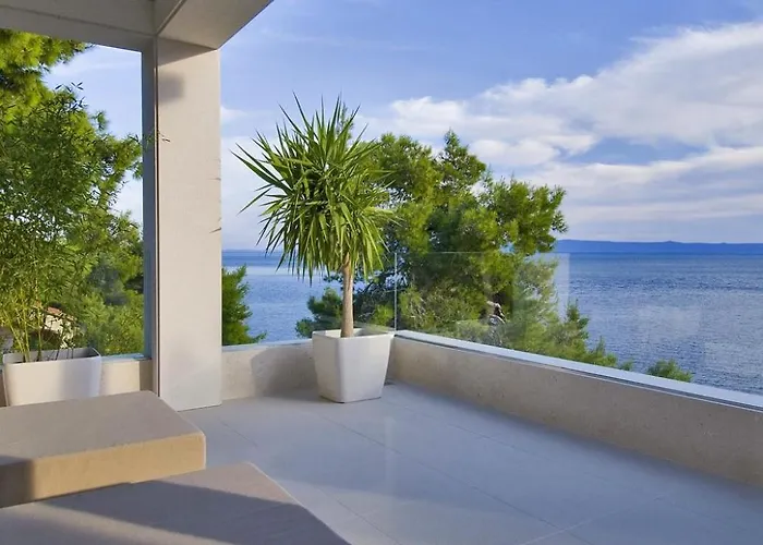 Villa Stunning Brac 5 Bedrooms Brac 5 Metres To The Selca (Brac)